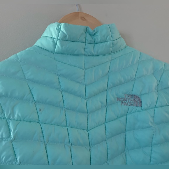 The north face thermoball mint green puffer jacket - Picture 3 of 8